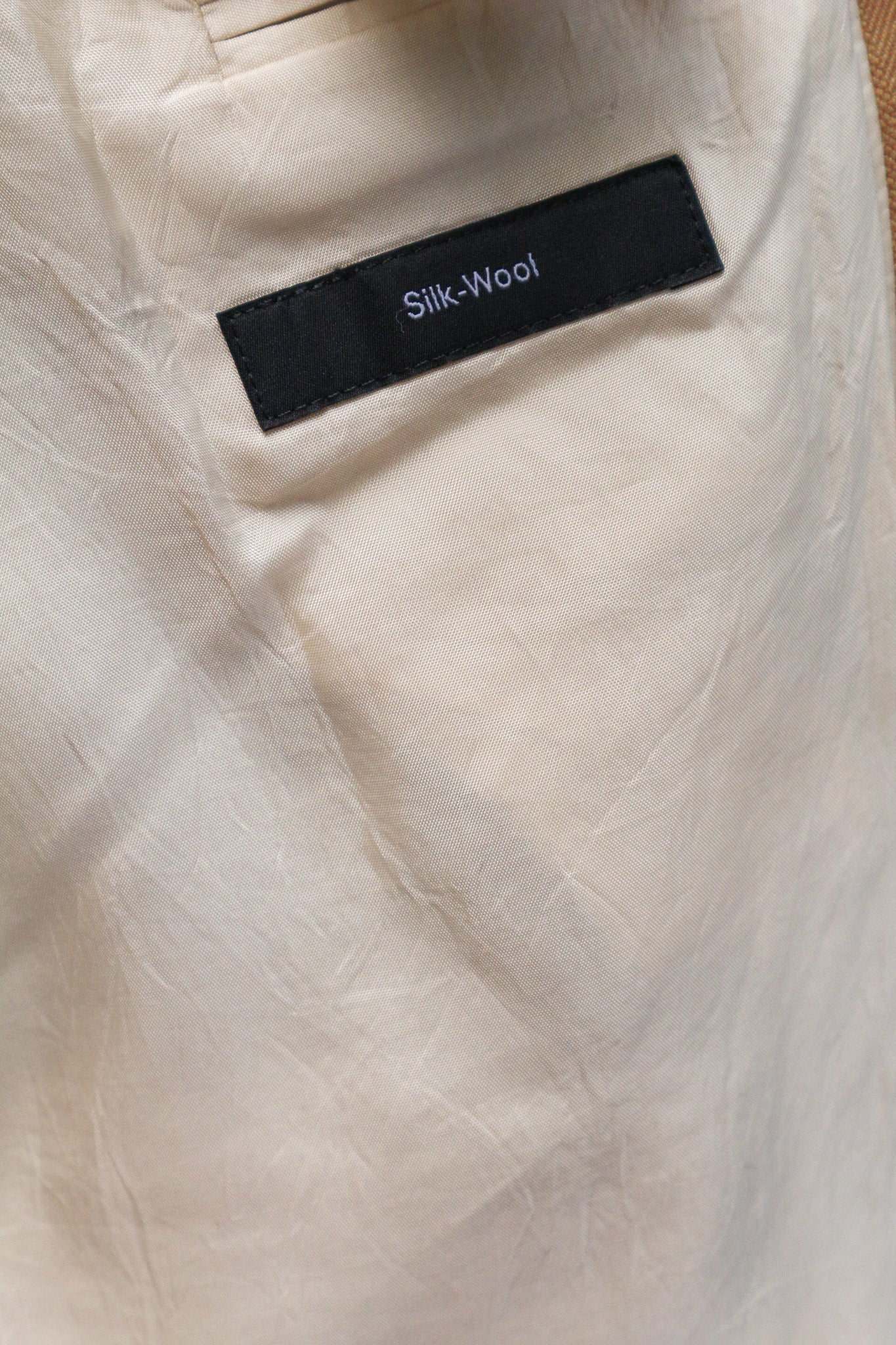 Volnen vintage suknjič